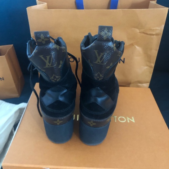 Boots - Picture 2 of 5